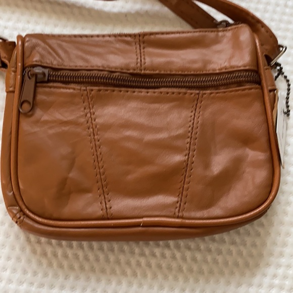 2/$30! NWT, Brown crossbody bag - Picture 3 of 6